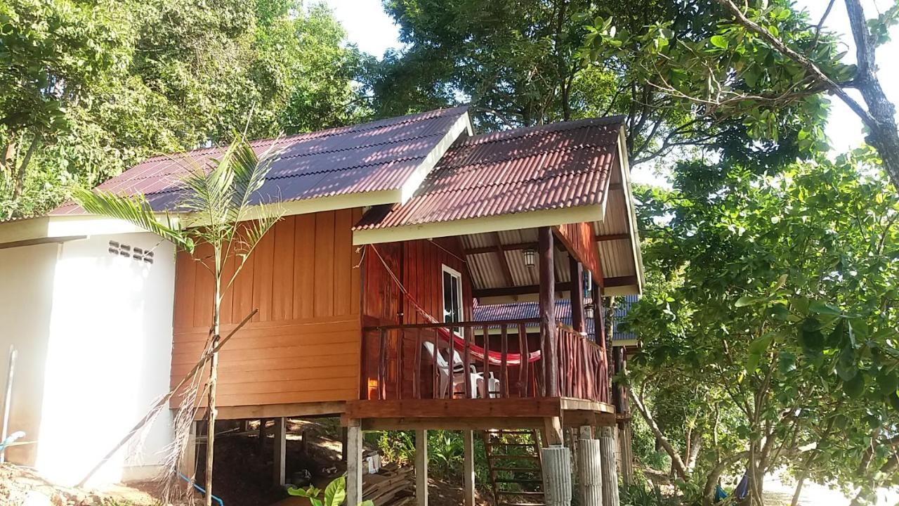 Kohjum Seafront Resort Koh Jum Dış mekan fotoğraf