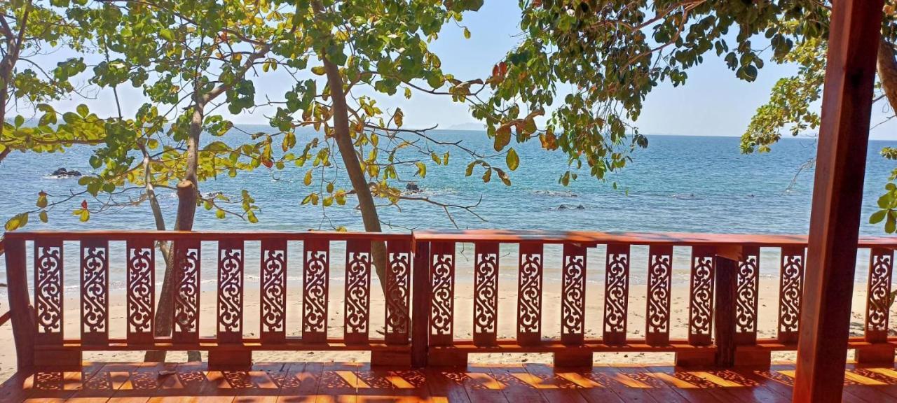 Kohjum Seafront Resort Koh Jum Dış mekan fotoğraf