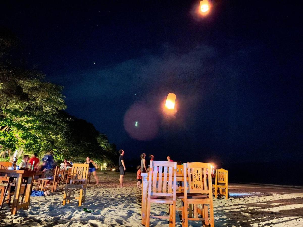 Kohjum Seafront Resort Koh Jum Dış mekan fotoğraf